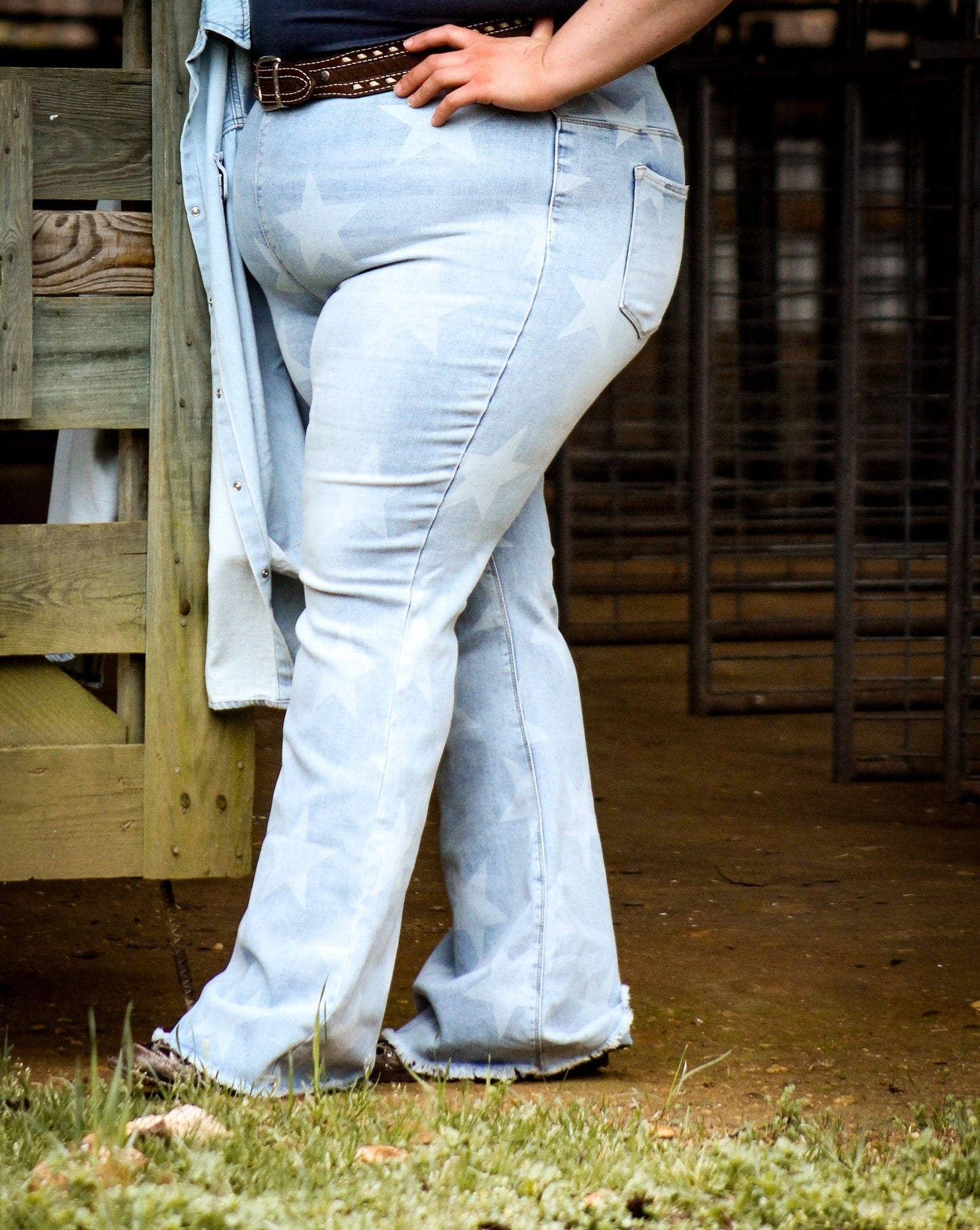 Light Wash Star Flare Jeans - 9greyhorses.comjeans